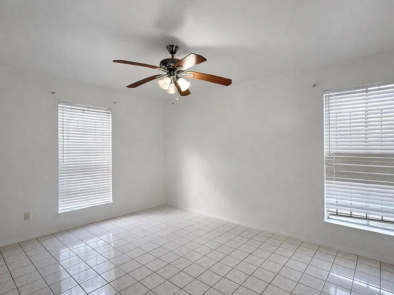 8200 Broadway St #309N — Photo 13