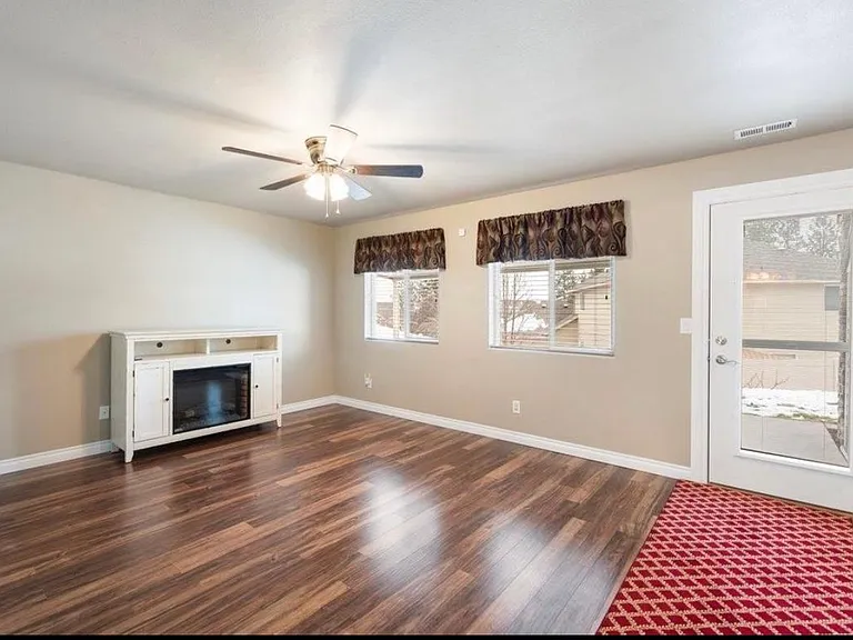 4819 N Emerald Ln — Photo 23
