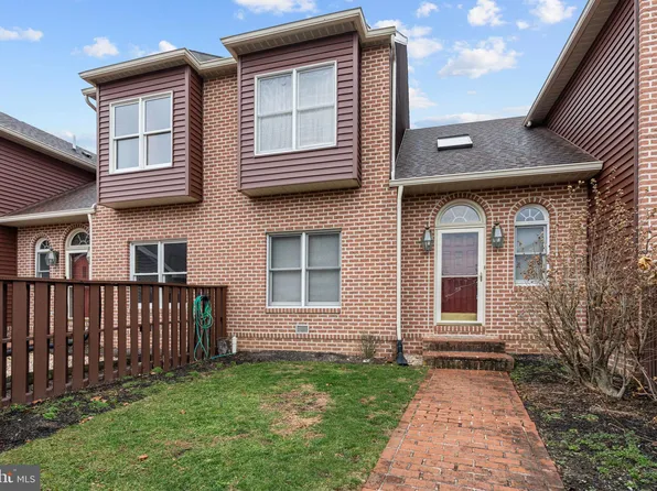 130 Peppercorn Sq, Enola, PA 17025
