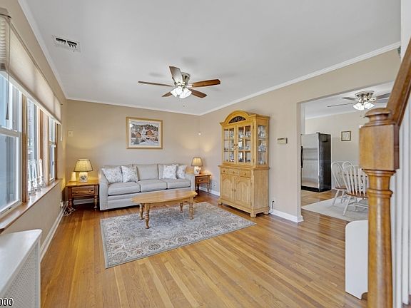 3rd image of 58 Phyllis Rd