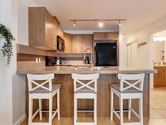 2nd image of 210 15th Ave SE #1302
