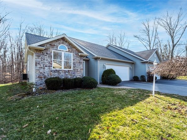 421 Hills Creek Rd, Brookfield, OH 44403