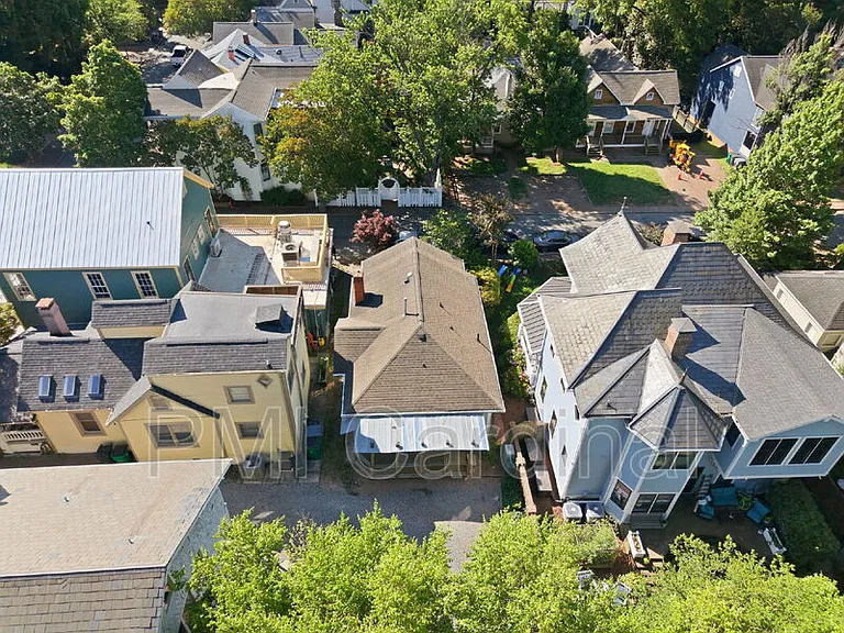 523 N Pine St — Photo 29