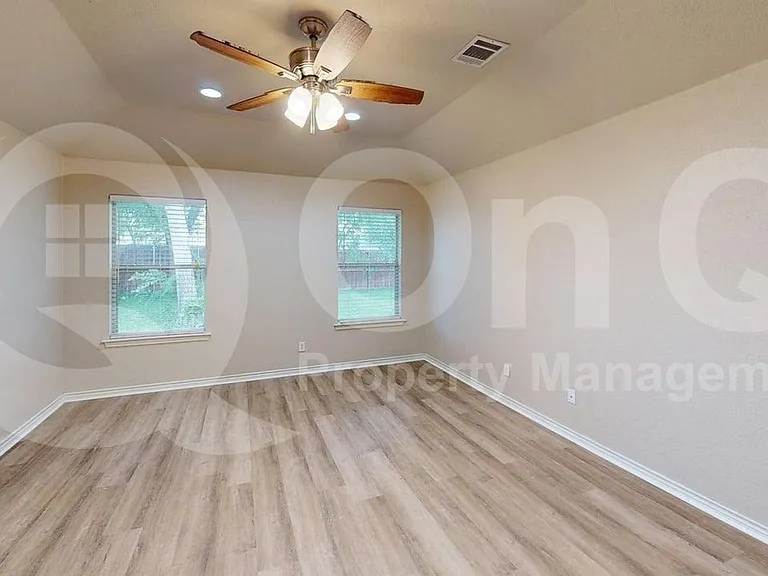 4828 Curzon Ave — Photo 6