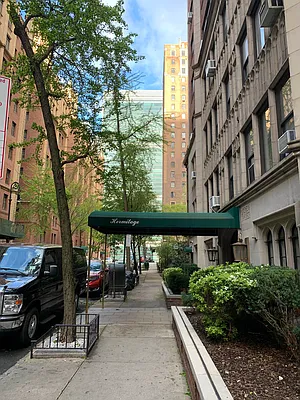 Rented by Bond New York | media 22