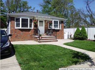 405 Adelaide Ave, Staten Island, NY 10306