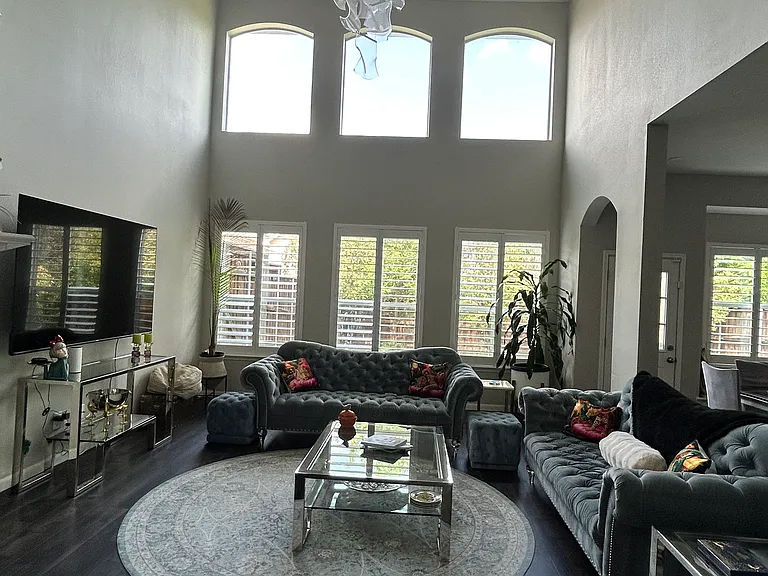 6400 Sidney Ln — Photo 8