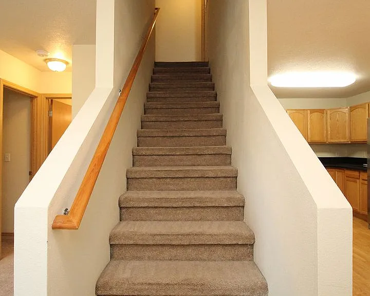 812 N Dekum St — Photo 13