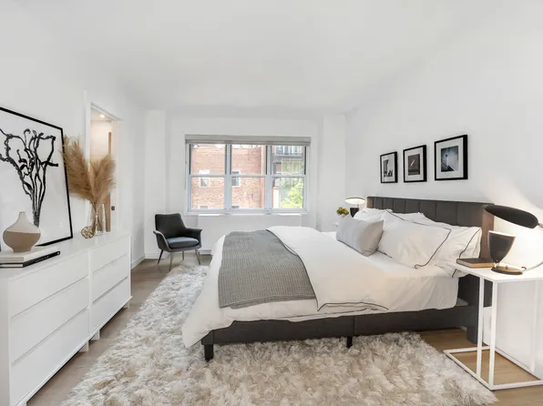 130 East 63rd Street image 3 of 11