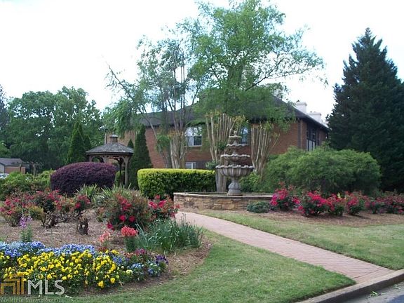3rd image of 111 Brittany Ct