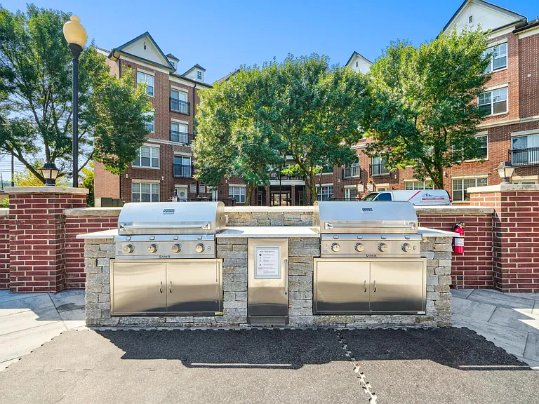 The Brownstones at Englewood South — Photo 29