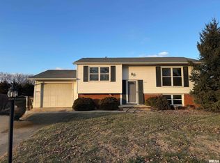 1514 Sunset Dr, Washington, IL 61571