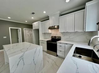 5811 Fulton Ave, Van Nuys, CA 91401