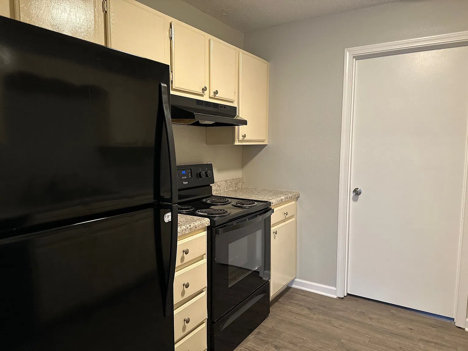 1 bed, 760 sqft, $850 — Photo 2
