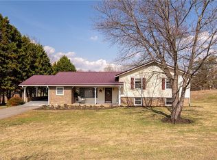 2198 S McKinney Rd, Mount Airy, NC 27030