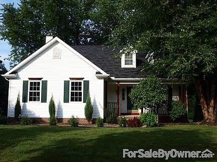 Looks decieving! Almost 1,900 sq ft
						:
						The home appears smaller than it really is. Check out the back view picture.