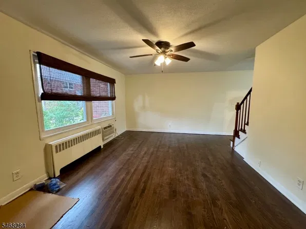 15 Eight Plaza Rd N #A, Fair Lawn, NJ 07410
