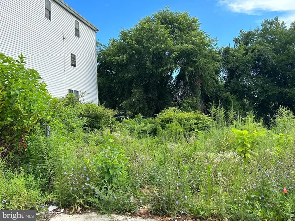 5034 A St SE, Washington, DC 20019