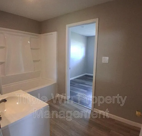 468 June Dr — Photo 26
