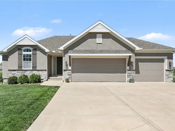 21106 W 190th Ter, Spring Hill, KS 66083