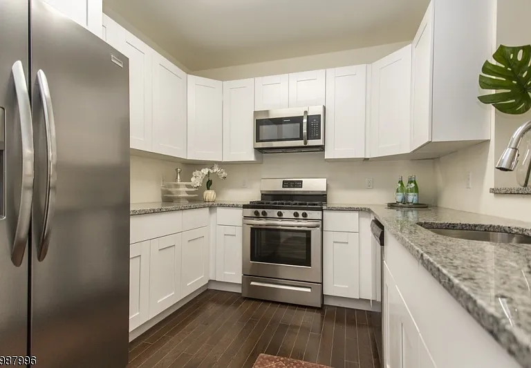 90 Clinton Ave — Photo 1