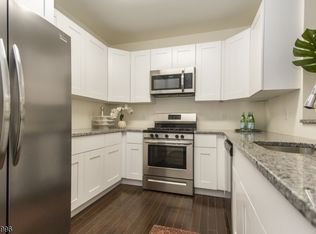 90 Clinton Ave, Newark, NJ 07114