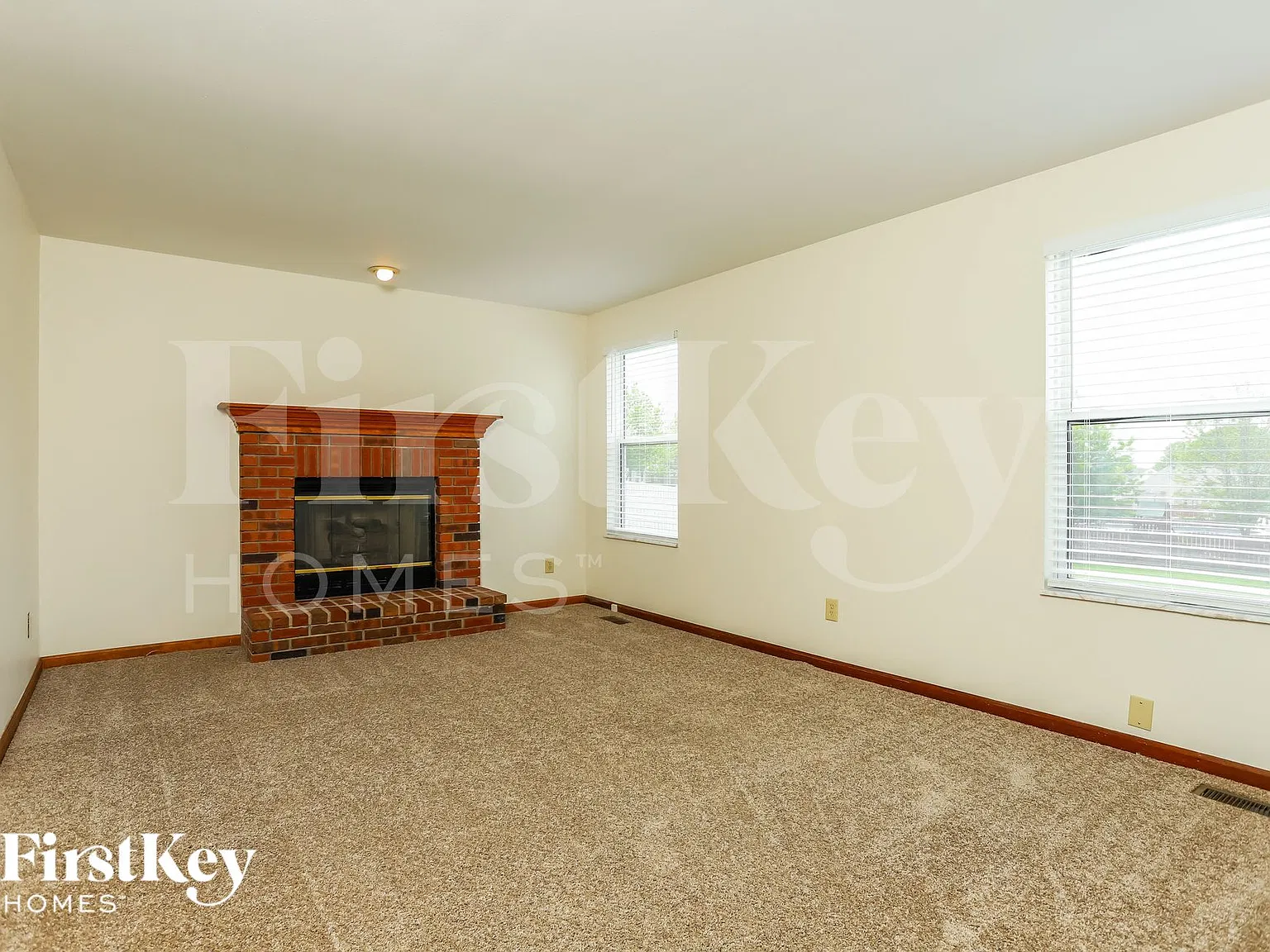 4 bed, 2.5 bath, 2050 sqft, $3,020 — Photo 3