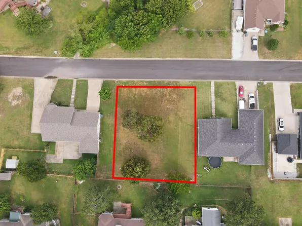 318 Tee Ln, Carl Junction, MO 64834