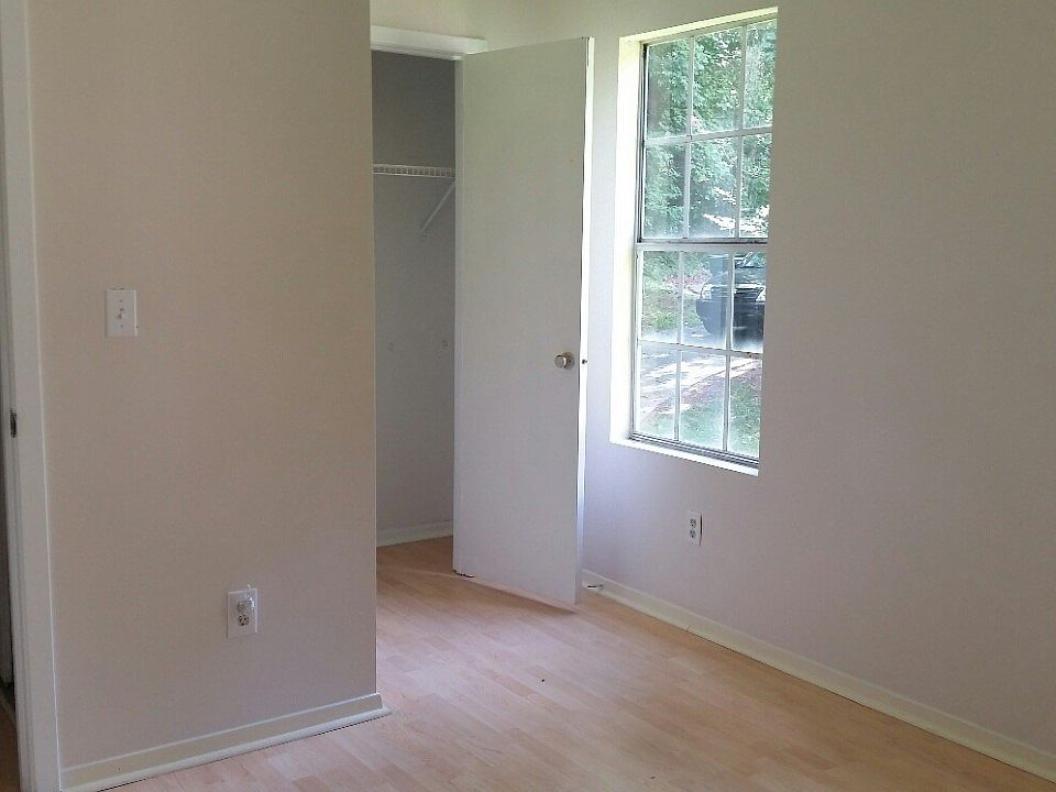 Secondary bedroom in upper l