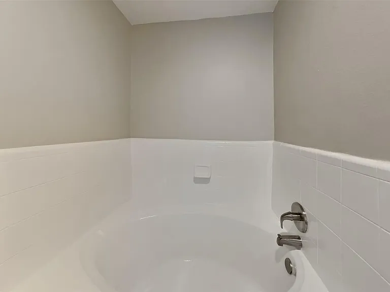 19530 Rocky Bank Dr — Photo 11