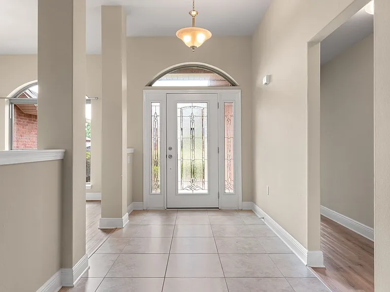4599 Belvedere Cir — Photo 2