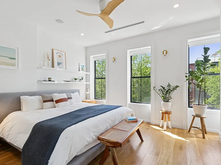 938 Putnam Ave #2 — Photo 7