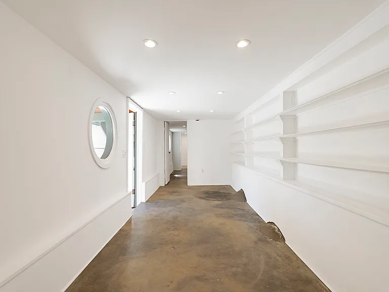 2254 Cross St — Photo 33