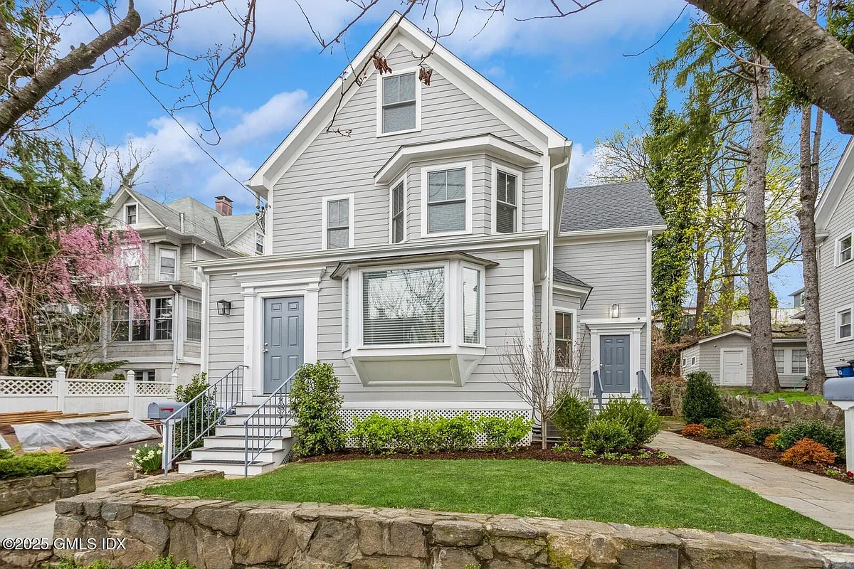 Building Photo - 347 Delavan Ave #A