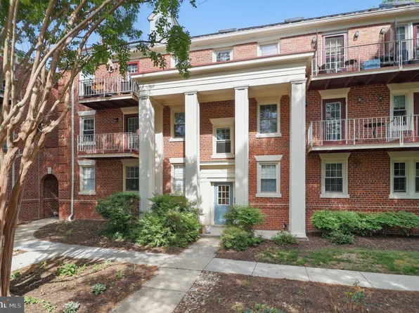 1403 E Abingdon Dr APT 3, Alexandria, VA 22314