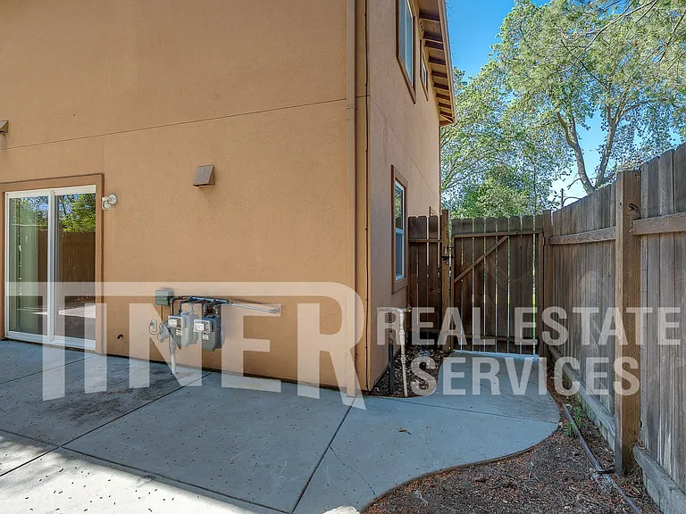 5710 Cypress Ave — Photo 22