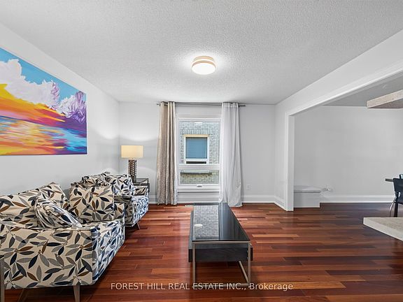 5th image of 38 Crystal Dr