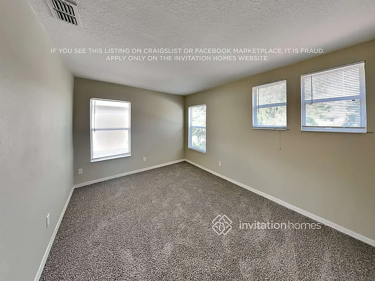 17549 Queensland St — Photo 13