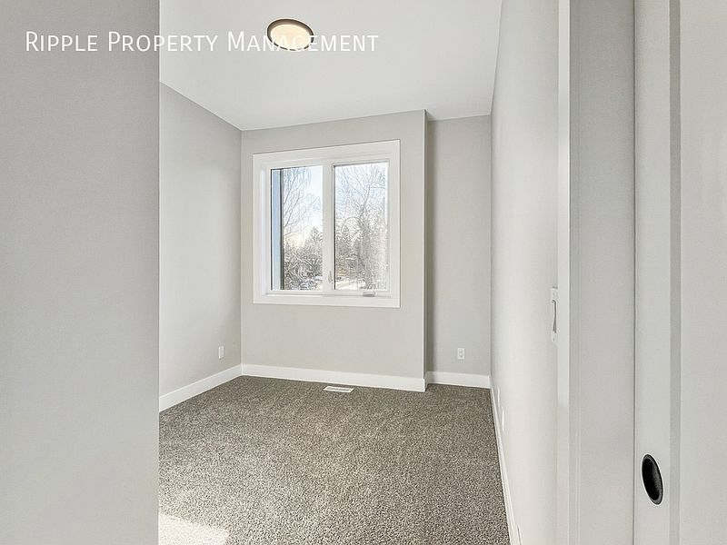 Calgary Townhouse for rent - 3 Bedrooms — photo 10