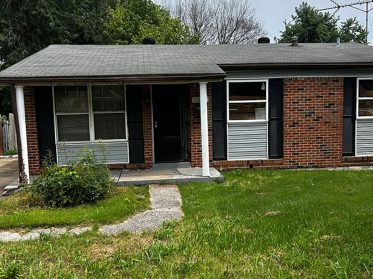 10068 Royal Dr — Photo 1