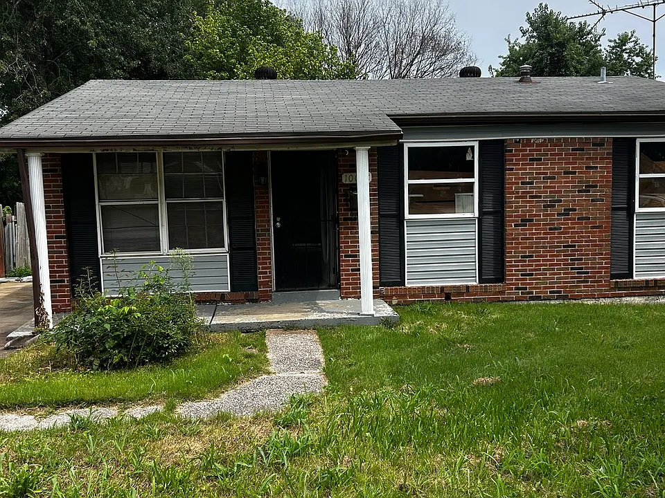 10068 Royal Dr