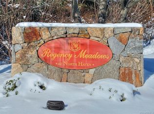 17 Fieldstone Ct UNIT 17, North Haven, CT 06473