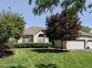 923 Red Hawk Dr, Antioch, IL 60002