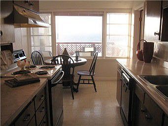 5th image of 3130 Tahoma Pl W