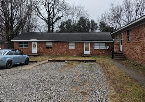 2 bed, $995 — Photo 1