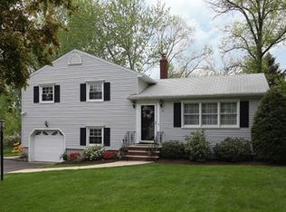 26 Crescent Dr, Whippany, NJ 07981