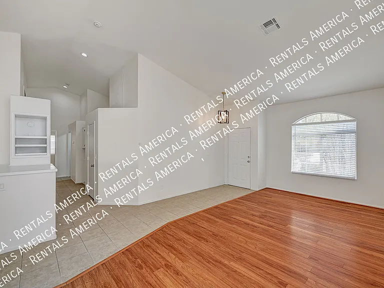 832 Seco Verde Ave — Photo 3