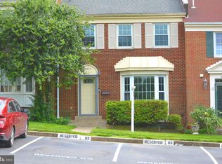 8054 Powderbrook Ln, Springfield, VA 22153