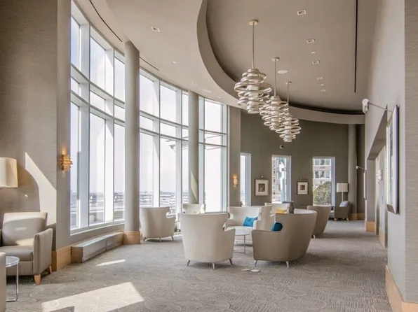 120 Riverside Boulevard image 10 of 12