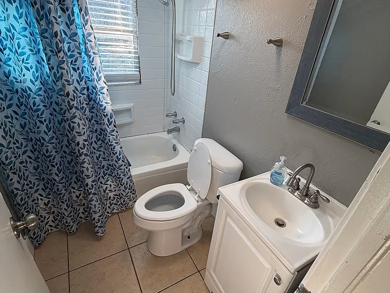 5432 Elgin St — Photo 16
